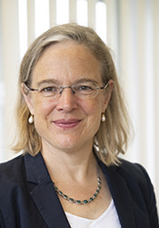 Porträt von Prof. Dr. med. Marie von Lilienfeld-Toal, stellvertretende Vorsitzende der Ethik-Kommission Westfalen